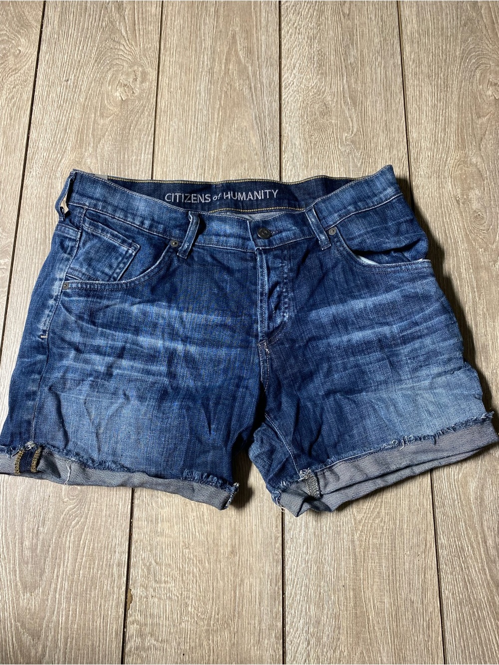Citizens of Humanity Skyler Low Rise Loose Cuffed Denim Shorts Size 27 (4)